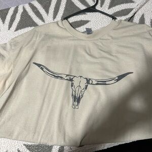 Gildan Cream Short Sleeve Tee with Bull Skull Design
